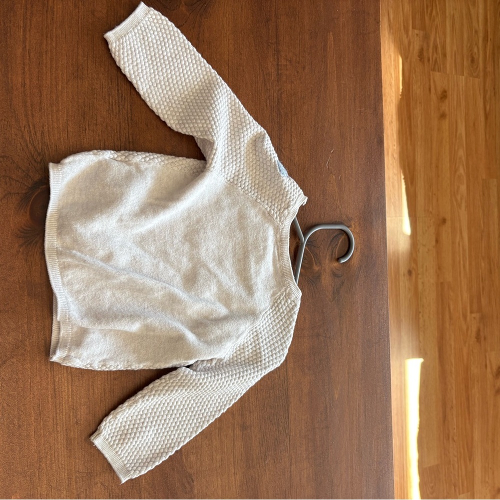 🩷6 for $20🩷 Cozy Heart Patterned Kids Sweater - Picture 2 of 4